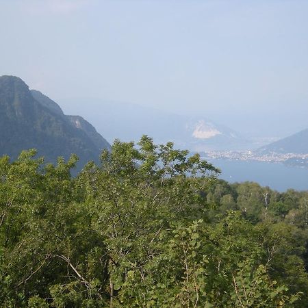 Bed and Breakfast La Casa Del Borgo Brissago-Valtravaglia Екстер'єр фото