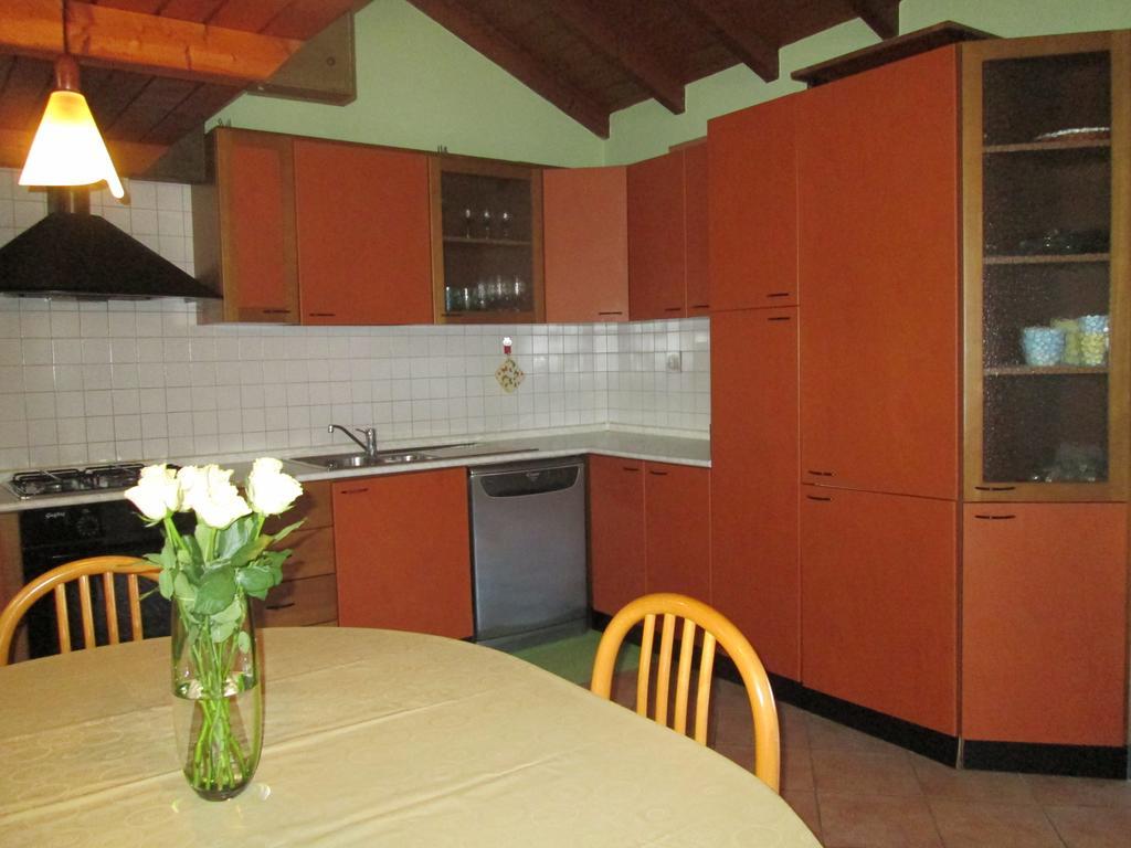 Bed and Breakfast La Casa Del Borgo Brissago-Valtravaglia Екстер'єр фото