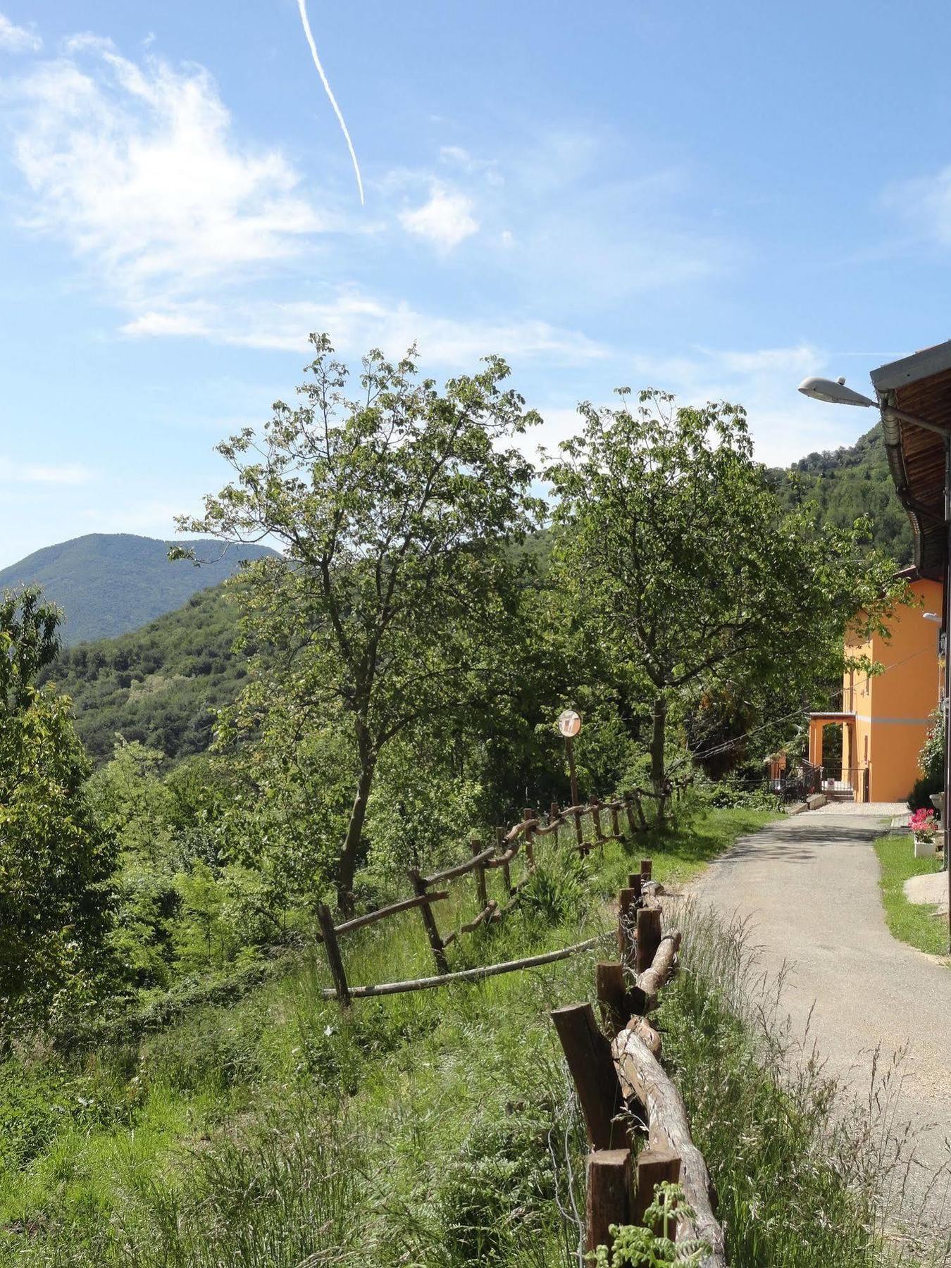 Bed and Breakfast La Casa Del Borgo Brissago-Valtravaglia Екстер'єр фото