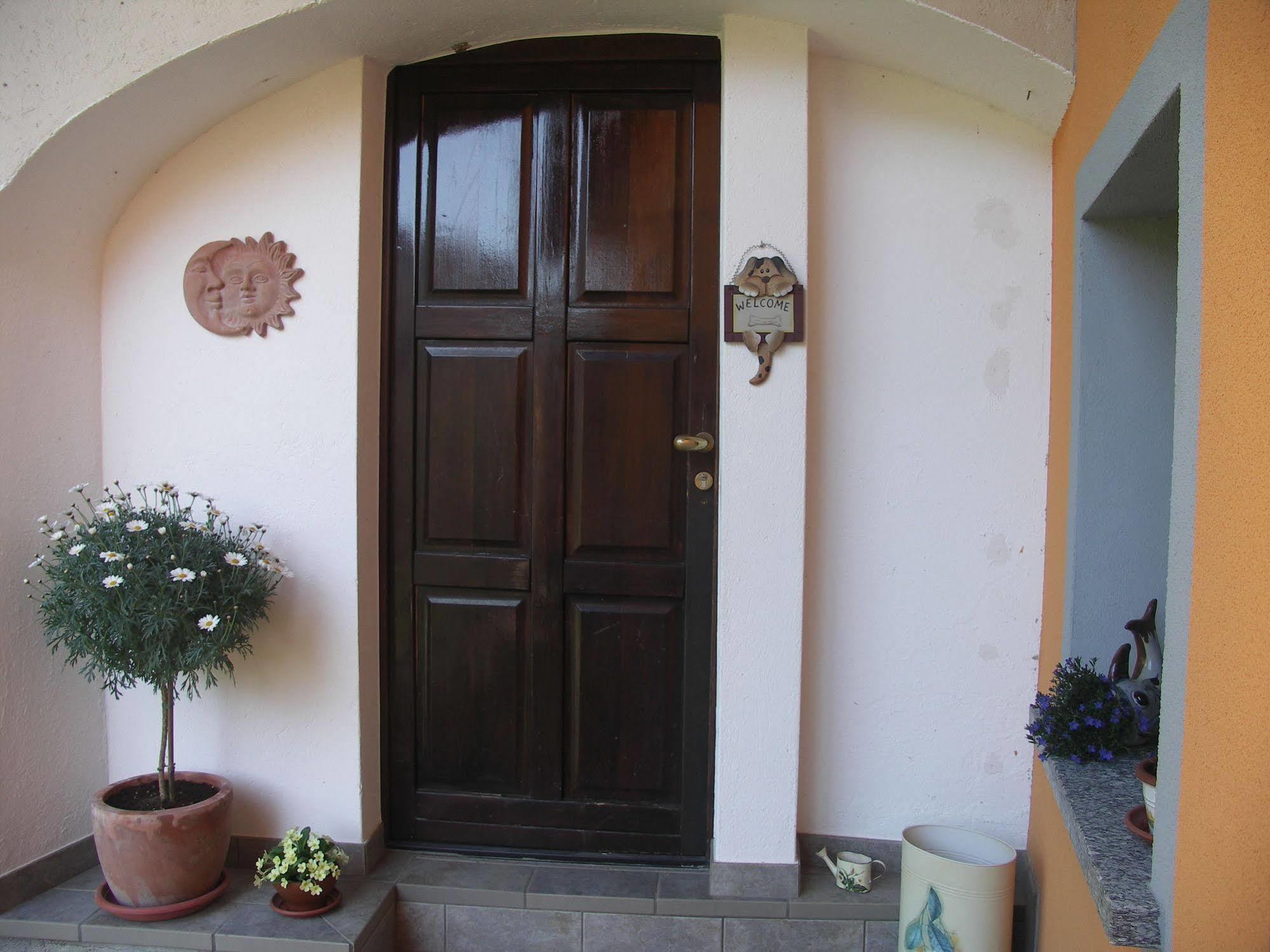 Bed and Breakfast La Casa Del Borgo Brissago-Valtravaglia Екстер'єр фото